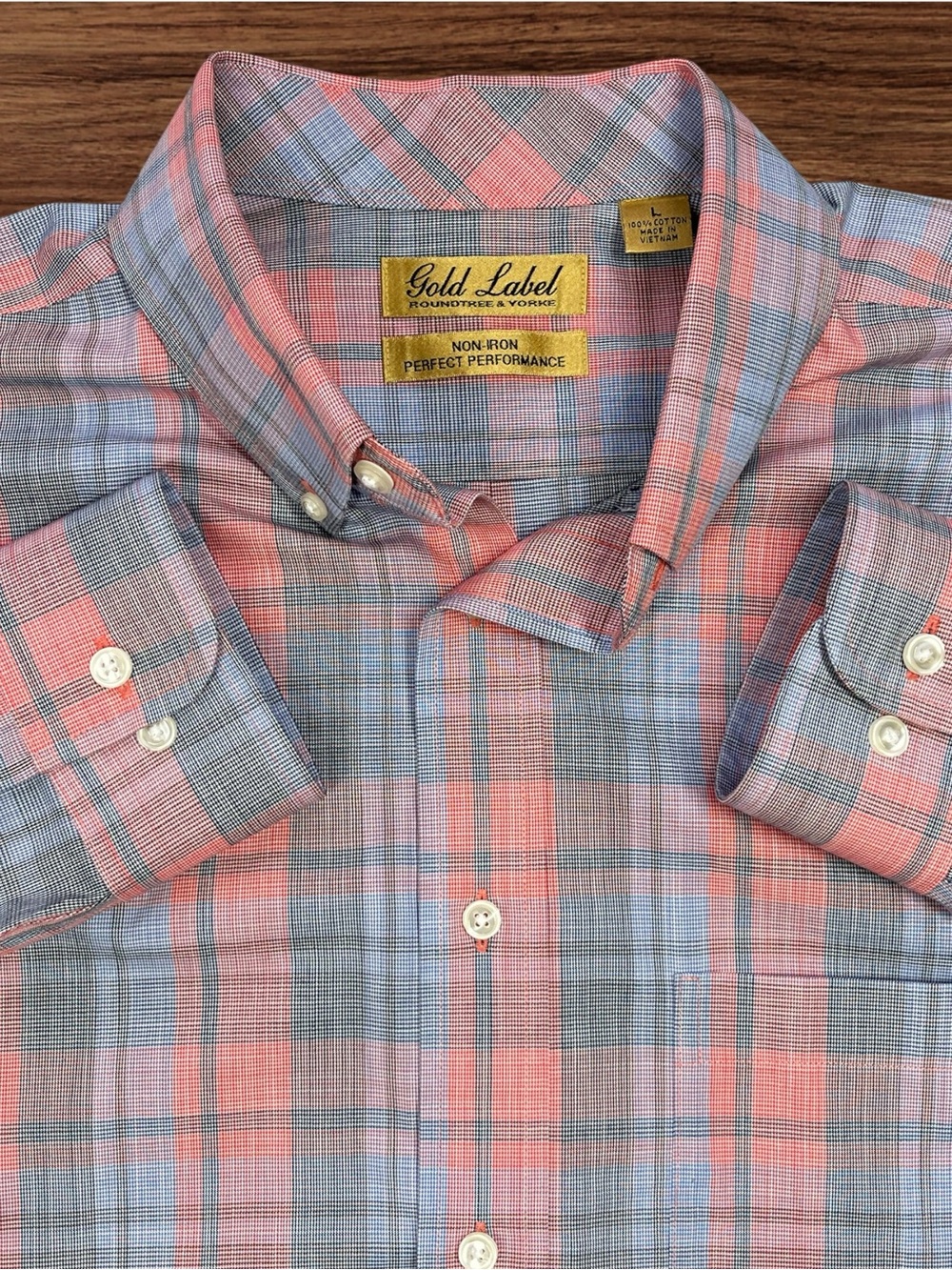 Roundtree & Yorke Gold Label Non-Iron Plaid Dress Shirt. Size Large